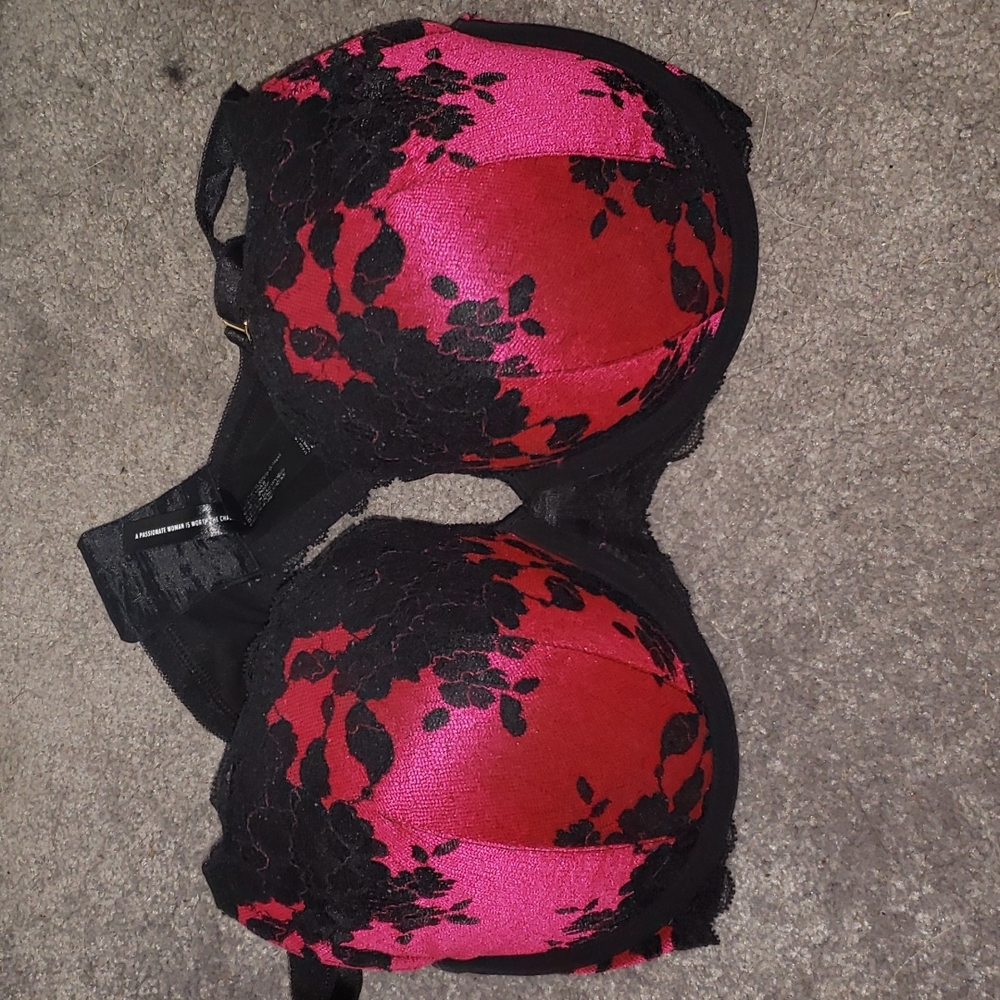 Torrid Bra pink and black lace 40c